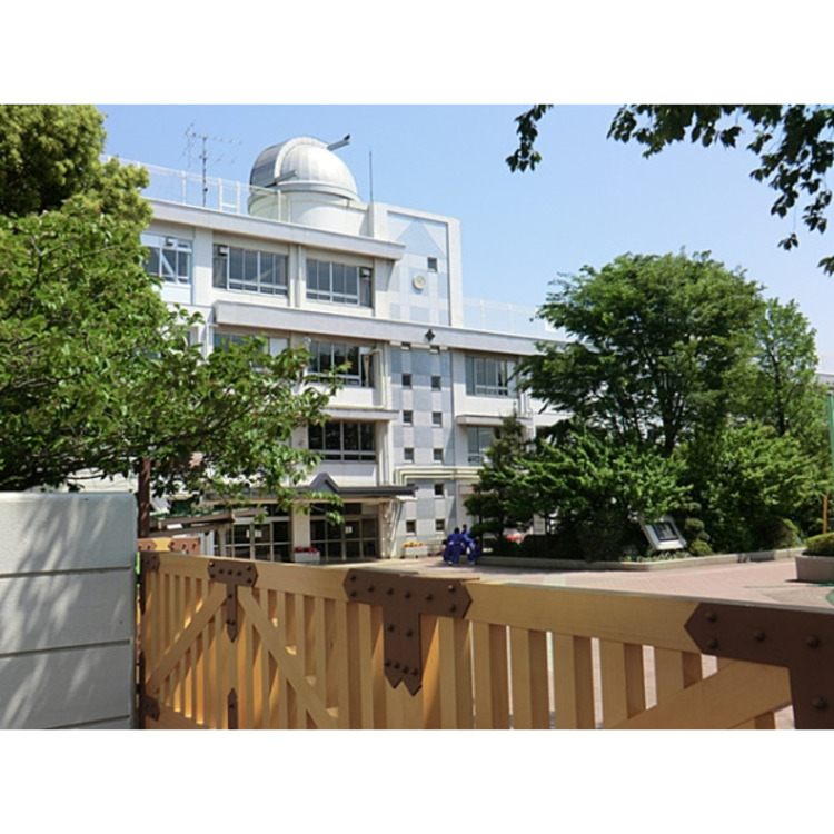 周辺 第一中学校(約60m)