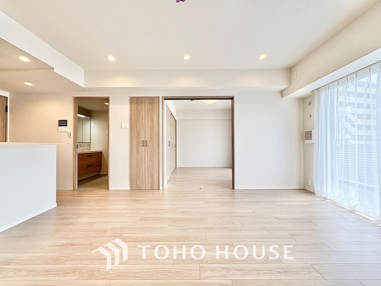 内装 【Green orchestra】◆緑の匂いに誘われて◆目を閉じれば深緑の香り。五感を研ぎ澄まし、日々の疲れを心から癒してくれる。深呼吸するほどに爽やかな薫りたち込める新緑にそと微笑む私達。