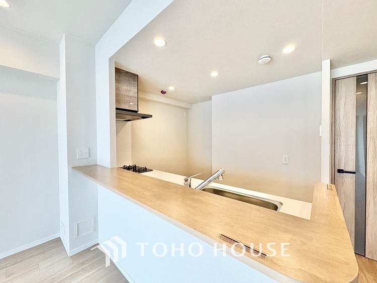 キッチン 【cooking papa is here】料理が苦手な人でも、チャレンジしてみたくなるワイドスパンのキッチン。家族の食卓がここから始まる。