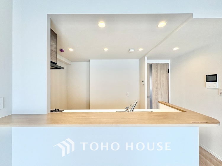 キッチン 【cooking papa is here】料理が苦手な人でも、チャレンジしてみたくなるワイドスパンのキッチン。家族の食卓がここから始まる。