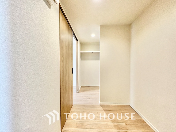 収納 【a closet full of dreams】しまいきれない思い出はクローゼットに。いつでも取り出せる広さが生活を彩る。