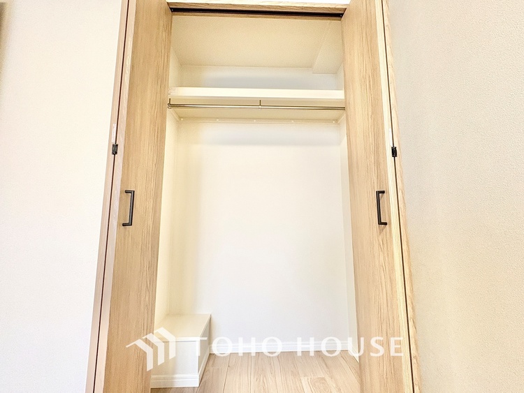 収納 【a closet full of dreams】しまいきれない思い出はクローゼットに。いつでも取り出せる広さが生活を彩る。