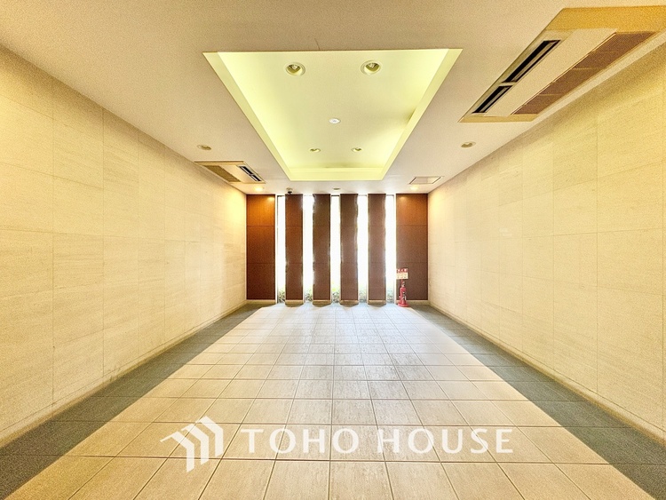 エントランス 【Breeze, green scent】澄み切った空気。移ろう季節の中、ゆっくりと流れる時間。幸せを噛みしめる穏やかな生活。