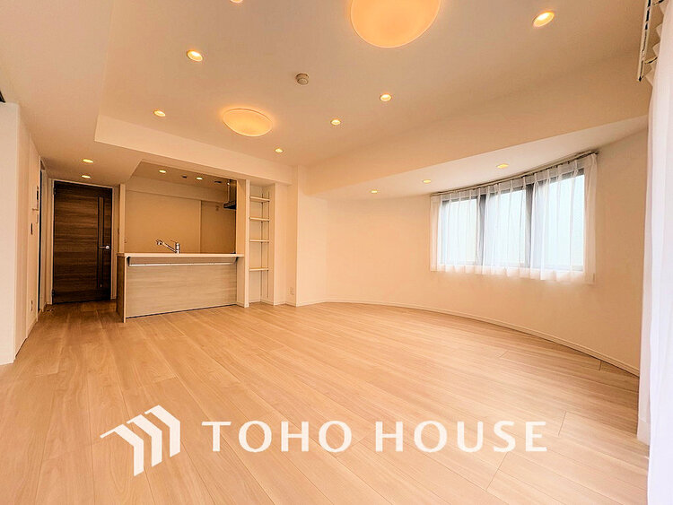 内装 家族みんなが爽やかに過ごせるように、光をたっぷり取り込んだLDK