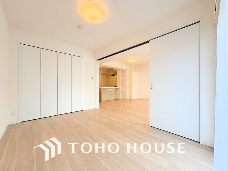 内装 1日の疲れを癒し、心地よく寛げるようゆったりとした広さをしています