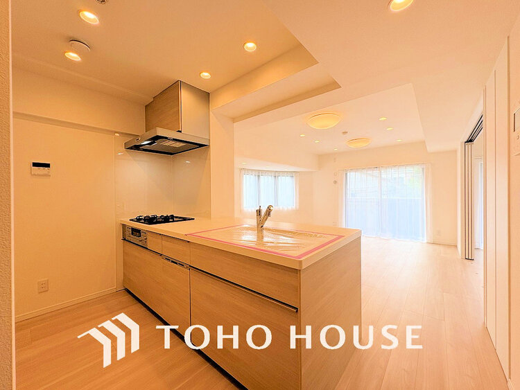 キッチン 落ち着きのあるカラーで統一された清潔感と気品が溢れるキッチン