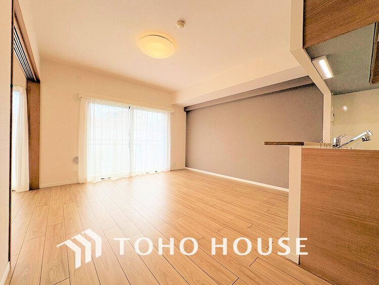 内装 家族みんなが爽やかに過ごせるように、光をたっぷり取り込んだLDK