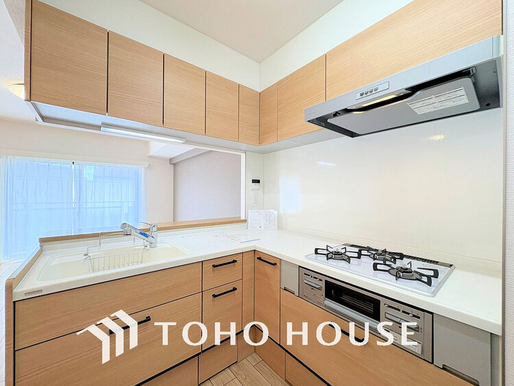 キッチン シンプルな部屋の雰囲気に溶け合うナチュラルキッチン