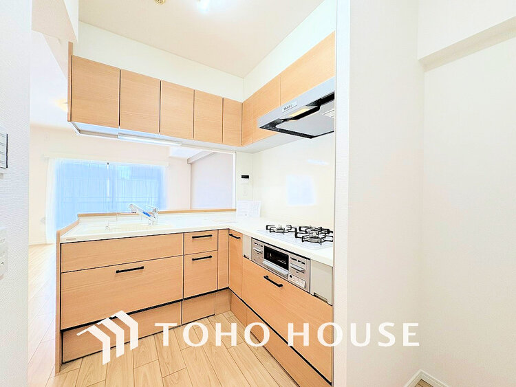 キッチン 落ち着きのあるカラーで統一された清潔感と気品が溢れるキッチン