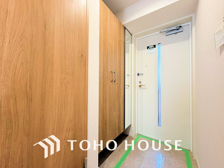 玄関 落ち着いた雰囲気の玄関、家族の帰りを暖かく迎えてくれます