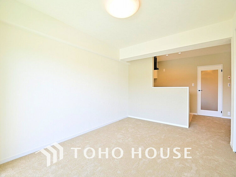 内装 上質な時間を育む暮らしのメインステージ。寛ぎとコミュニケーションを育む居心地のよい場所