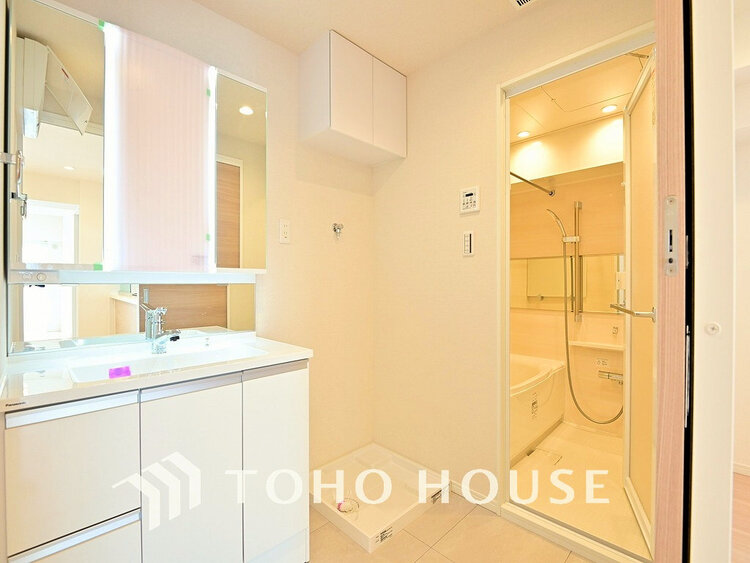 洗面 清潔感のある洗面室で朝の身支度を