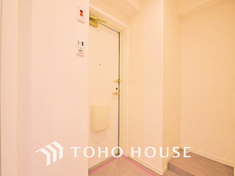 玄関 落ち着いた雰囲気の玄関、家族の帰りを暖かく迎えてくれます