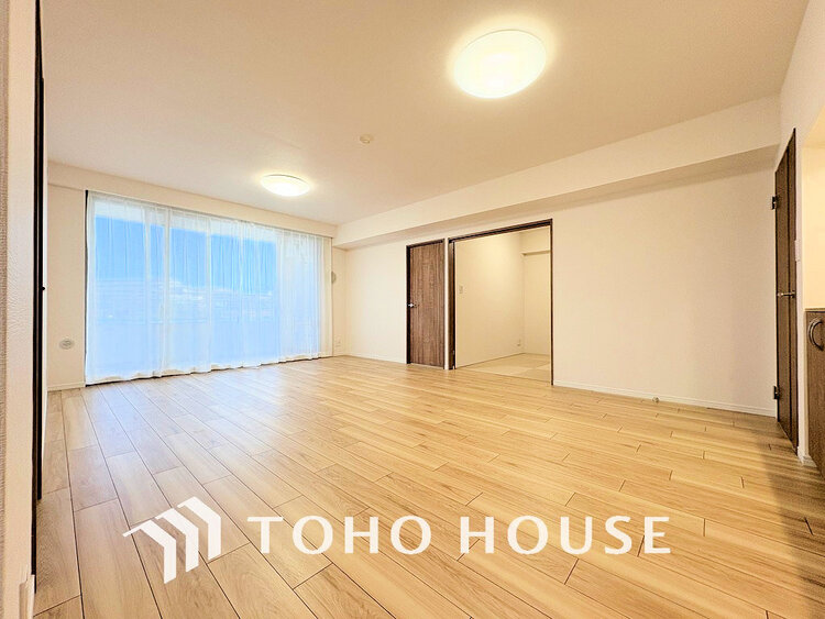 内装 家族みんなが爽やかに過ごせるように、光をたっぷり取り込んだLDK