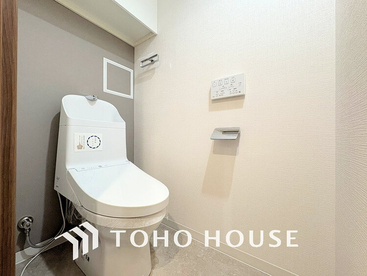 トイレ トイレには快適な温水洗浄便座付