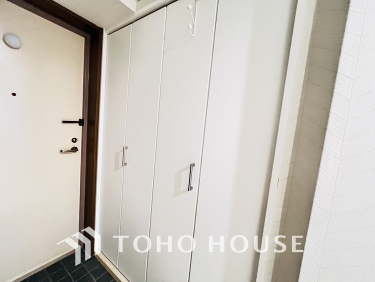 収納 たっぷりと入る玄関収納