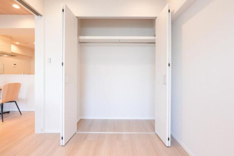 収納 各部屋に備えられたクローゼット。普段使わないものを全部しまってしまえば、お部屋の空間をたっぷり使うことが出来ます。