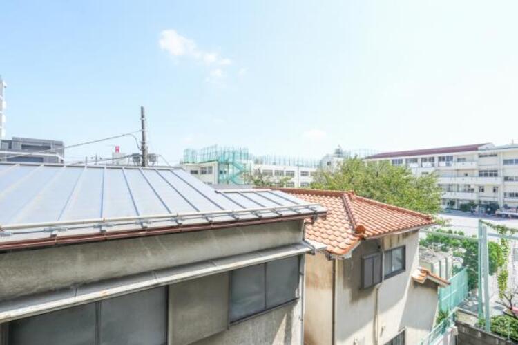 その他 開放感のある眺望。陽光、風通しのよいワイドバルコニー。お洗濯物も乾かしやすいですね。