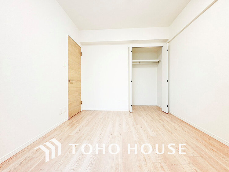 内装 シンプルですっきりとした室内は飽きのこない居心地の良い雰囲気