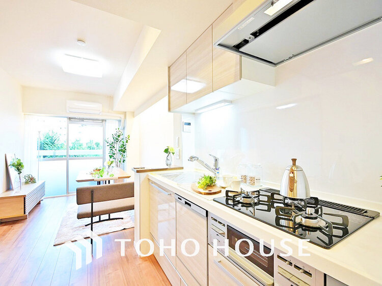 キッチン 落ち着きのあるカラーで統一された清潔感と気品が溢れるキッチン