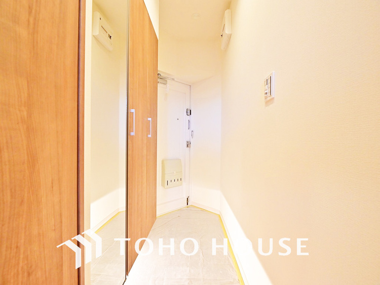 玄関 落ち着いた雰囲気の玄関、家族の帰りを暖かく迎えてくれます