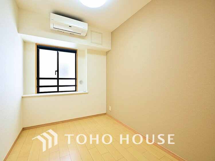 内装 採光もある洋室は、くつろぎのひと時を過ごすのにぴったり