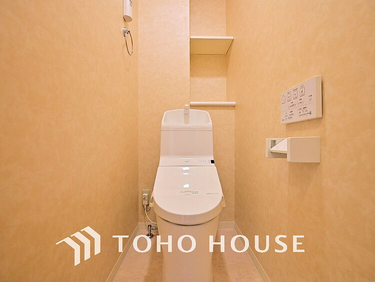 トイレ トイレには快適な温水洗浄便座付