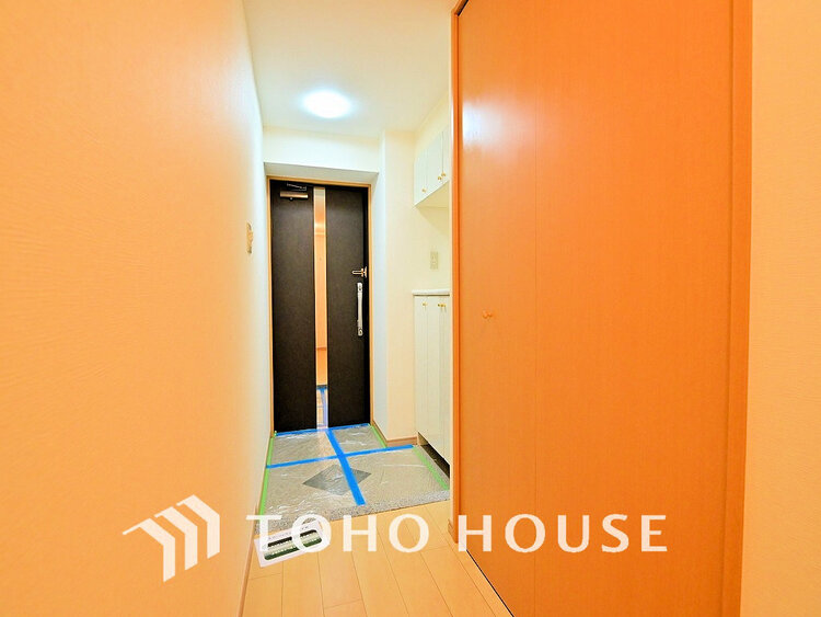 玄関 落ち着いた雰囲気の玄関、家族の帰りを暖かく迎えてくれます