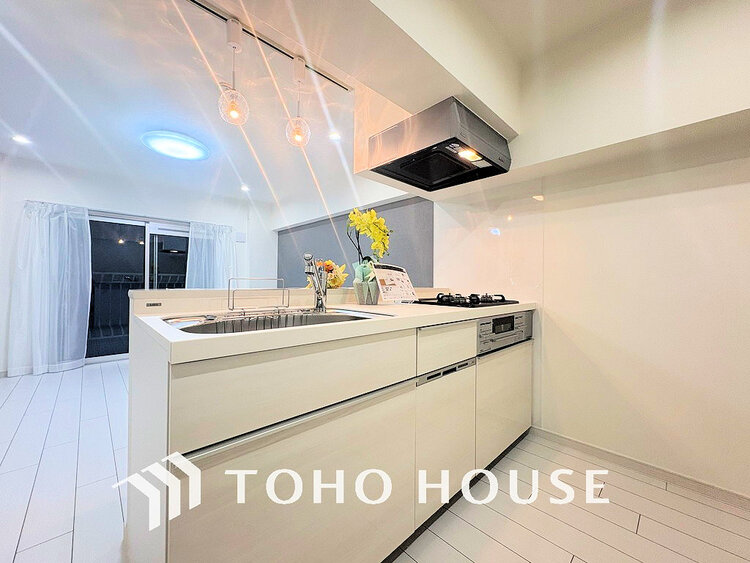 キッチン シンプルな部屋の雰囲気に溶け合うナチュラルキッチン