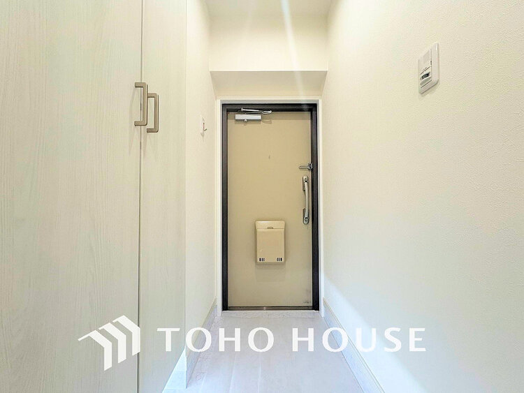 玄関 落ち着いた雰囲気の玄関、家族の帰りを暖かく迎えてくれます