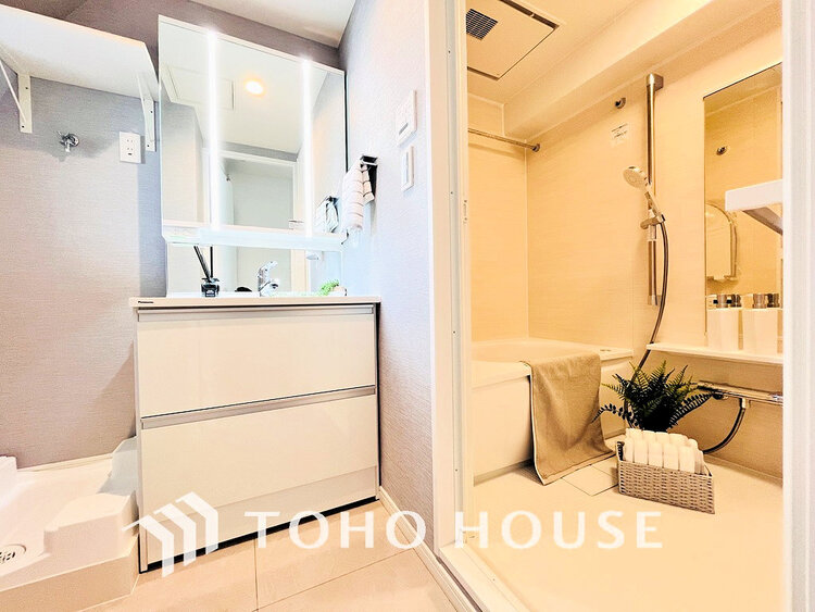 洗面 清潔感のある洗面室で朝の身支度を