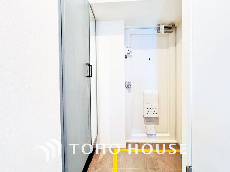 玄関 落ち着いた雰囲気の玄関、家族の帰りを暖かく迎えてくれます