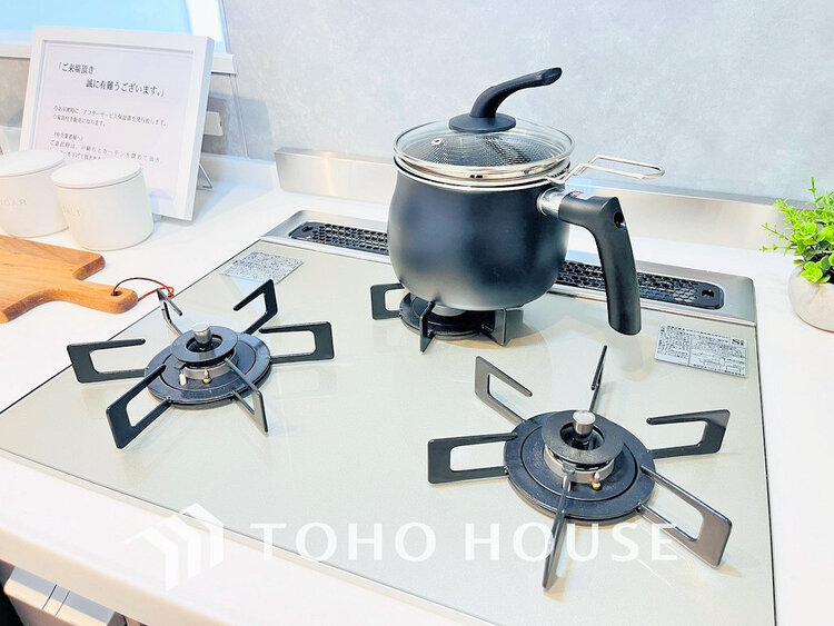 その他 3口ガスコンロでお料理のスピードもUP。効率よくお料理できますね