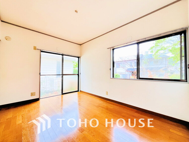 内装 シンプルですっきりとした室内は飽きのこない居心地の良い雰囲気