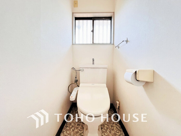 トイレ トイレには快適な温水洗浄便座付