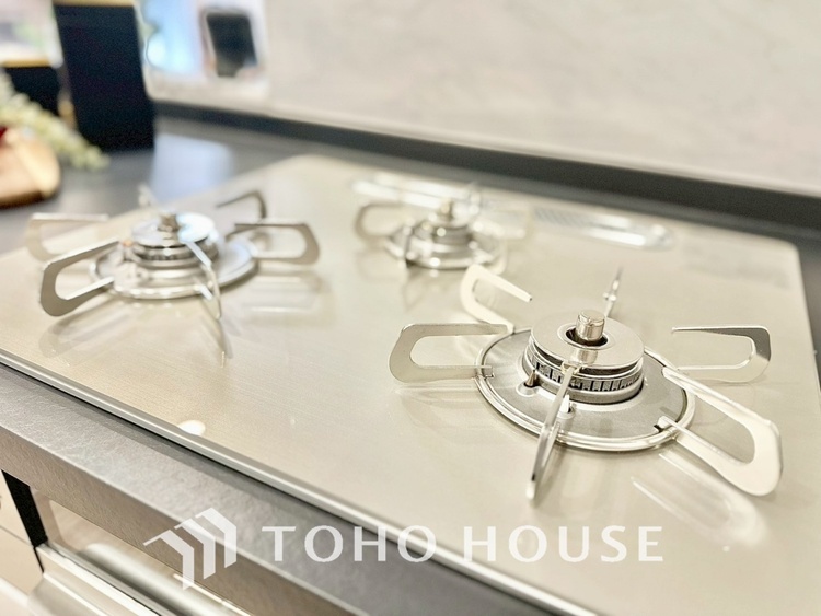 キッチン 【KITCHEN】◆家族のおはよう◆の声を笑顔で迎えてあげられるシステムキッチン。朝ごはんが楽しみでちょっと早起きしたくなるんです。