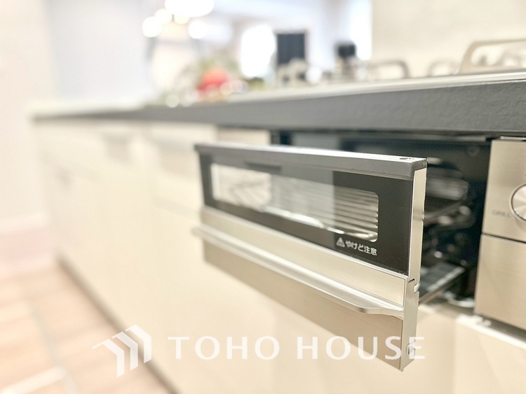 その他 【KITCHEN】◆開放的◆後片付けが楽なシステムキッチン。収納スペースの充実！