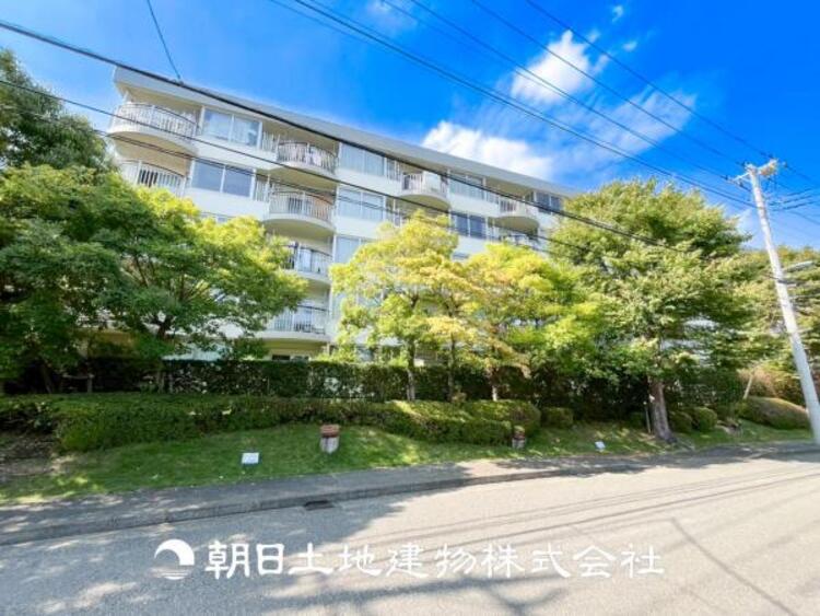 外観 【外観写真】温かい太陽を感じる事ができるのは、目の前に遮るものが無いから。彼方に広がる風景が絵画のように広がります。