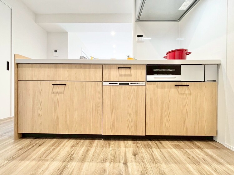 キッチン スマートな意匠と充実の機能を備えたキッチンが、暮らしにおいしい彩りを添えます。