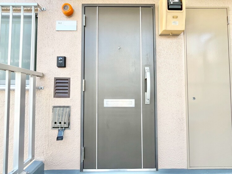 玄関 玄関を開ければ、そこは安らぎのご自宅。