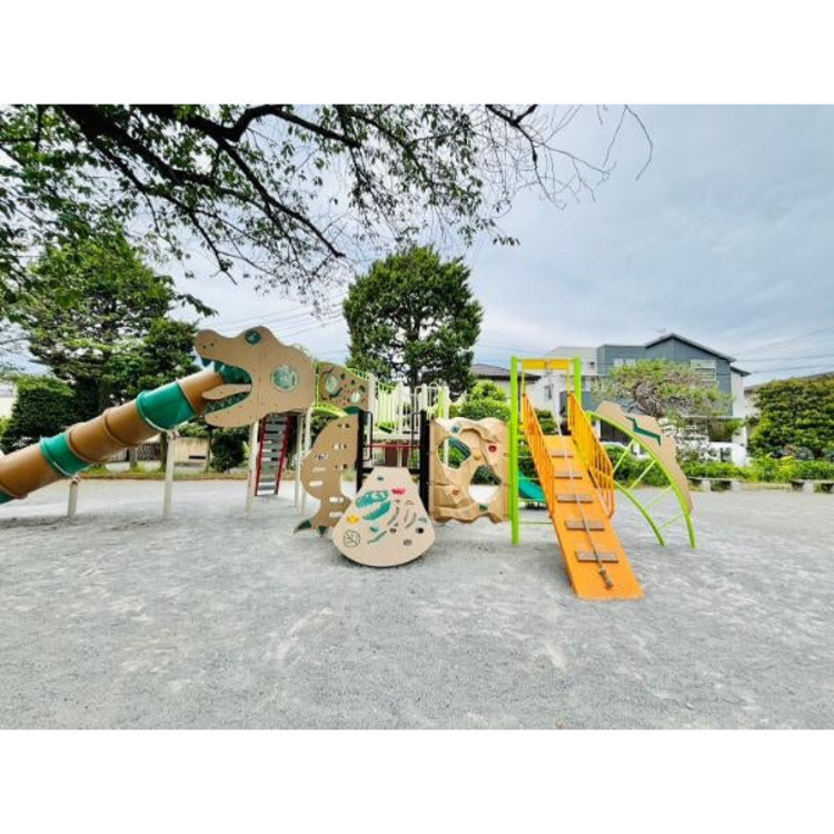 周辺 根岸東児童公園(約520m)