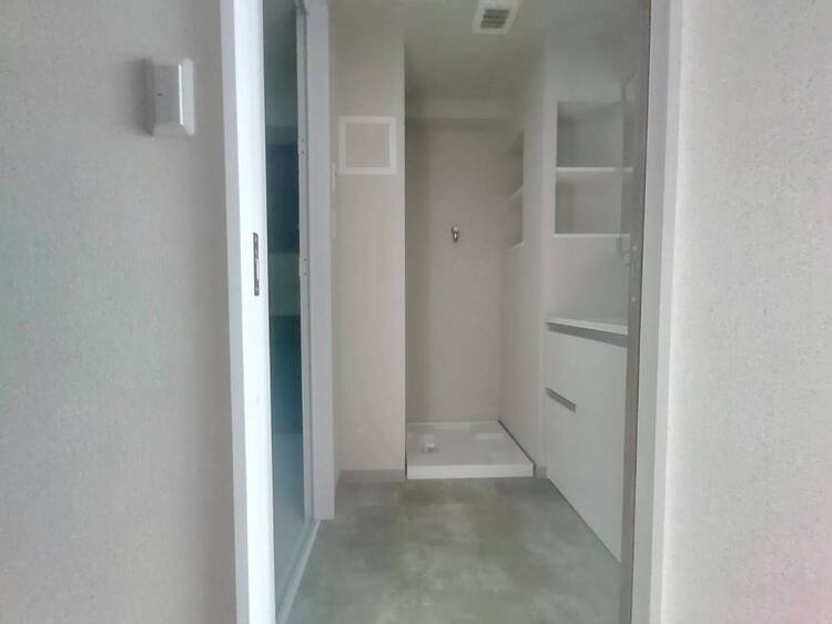 その他 十分な広さの脱衣所。