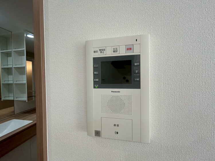 その他 誰が来てもわかる様にモニター付きインターホンを設置。