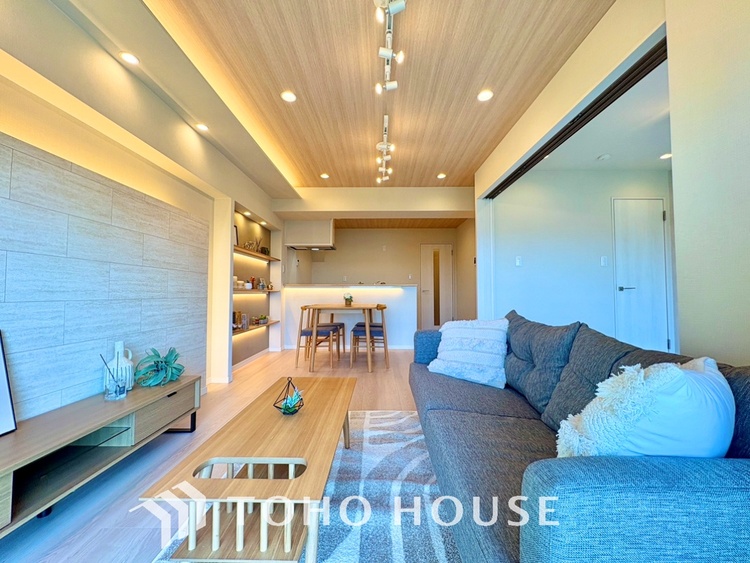 内装 【LIVING】◆煌びやか◆愛おしい家族との団欒の時間をより一層幸せなものに感じさせる煌びやかなLDK。輝かしい毎日が待っています。