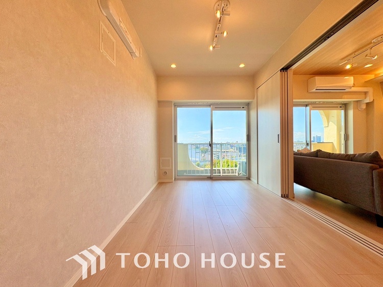 内装 【PRIVATE ROOM】◆快適◆な暮らしに不可欠な収納スペース。快適さとともに思い出も詰まっていく。