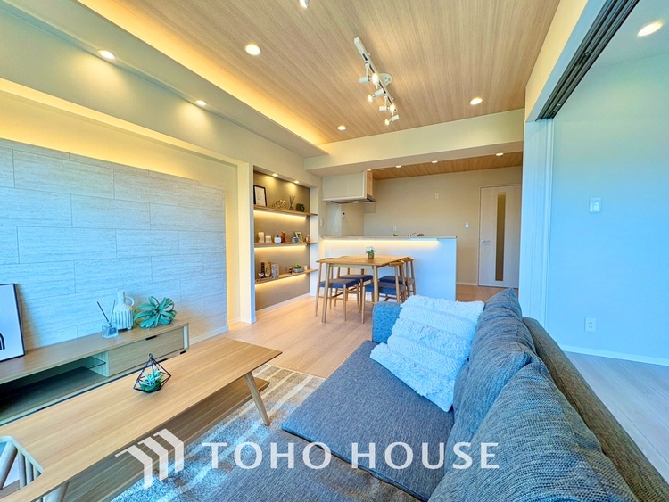 内装 【LIVING】◆住む喜び、楽しさ、感動◆を君と共有したい。いつまでもずっと家族を見渡せるこの広い空間で。