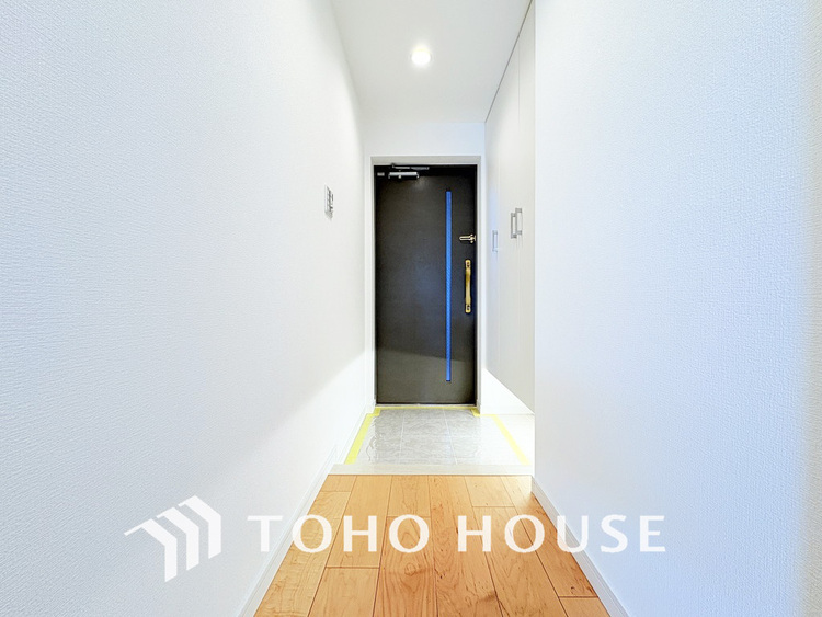 玄関 飾り過ぎないシンプルな内装の玄関