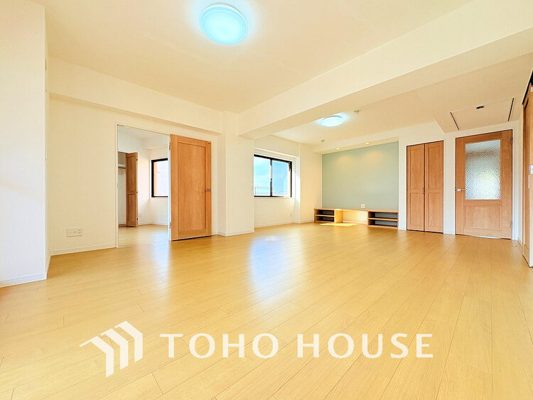 内装 ゆったりとくつろげる上質なリビングダイニングは、あなたの暮らしに価値のある時間を演出してくれます