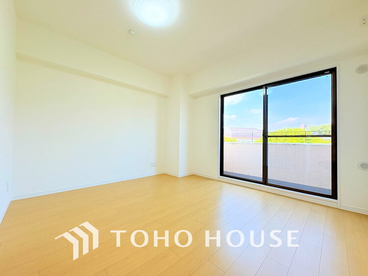 内装 シンプルですっきりとした室内は飽きのこない居心地の良い雰囲気