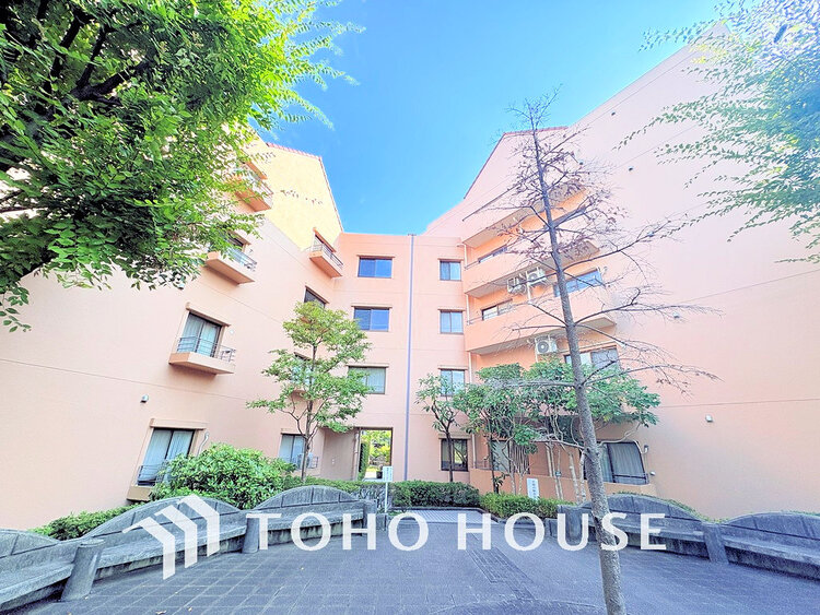 外観 〜家族みんながのびのびと暮らせるゆとりある4LDK〜南東向きのため陽当たり良好〜